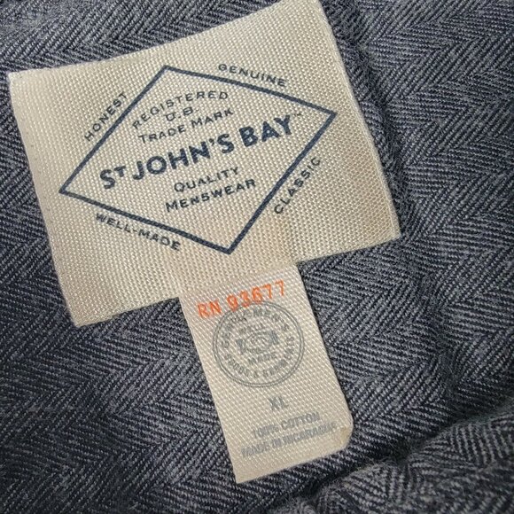 St Johns Bay Mens XL Gray Button Up Shirt Long Sleeve Pocket Herringbone Pattern - Picture 3 of 8